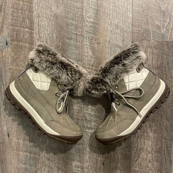 BearPaw Shoes - Bearpaw Becca waterproof leather Winter snow boots with lugged sole size 7